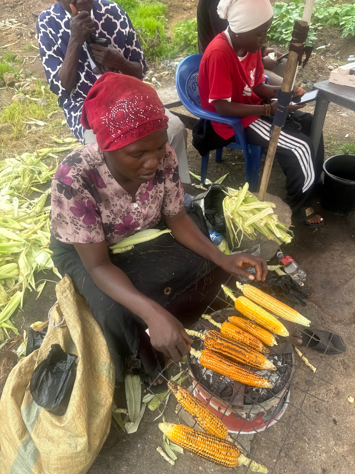Midday life in Gura Top: markets, fuel stations, and streets