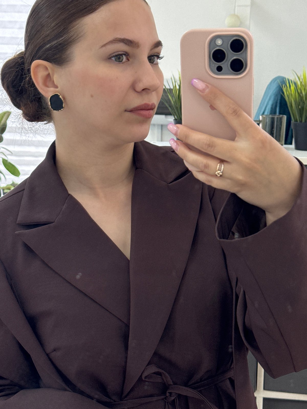 Woman takes morning selfies across multiple Chaikovsky locations