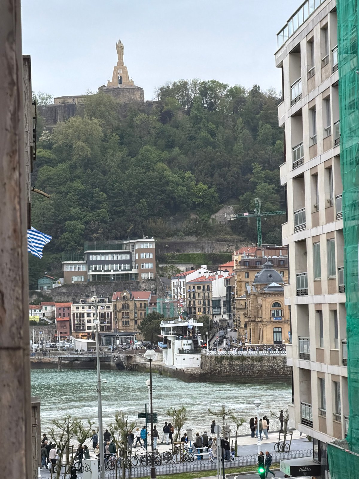 Street activity observed from elevated view in San Sebastián