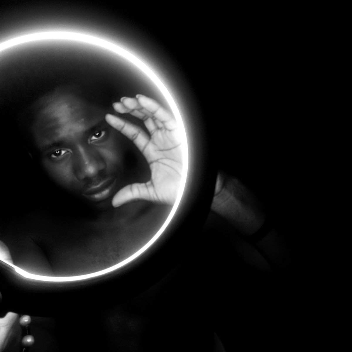 Portrait session captured in black and white in Narayi