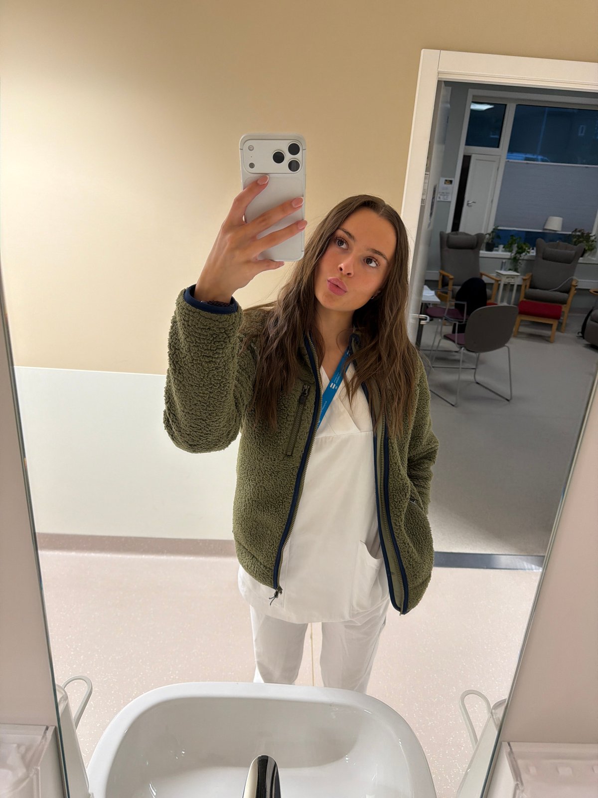 Selfies at a Harstad medical facility during a summer night shift