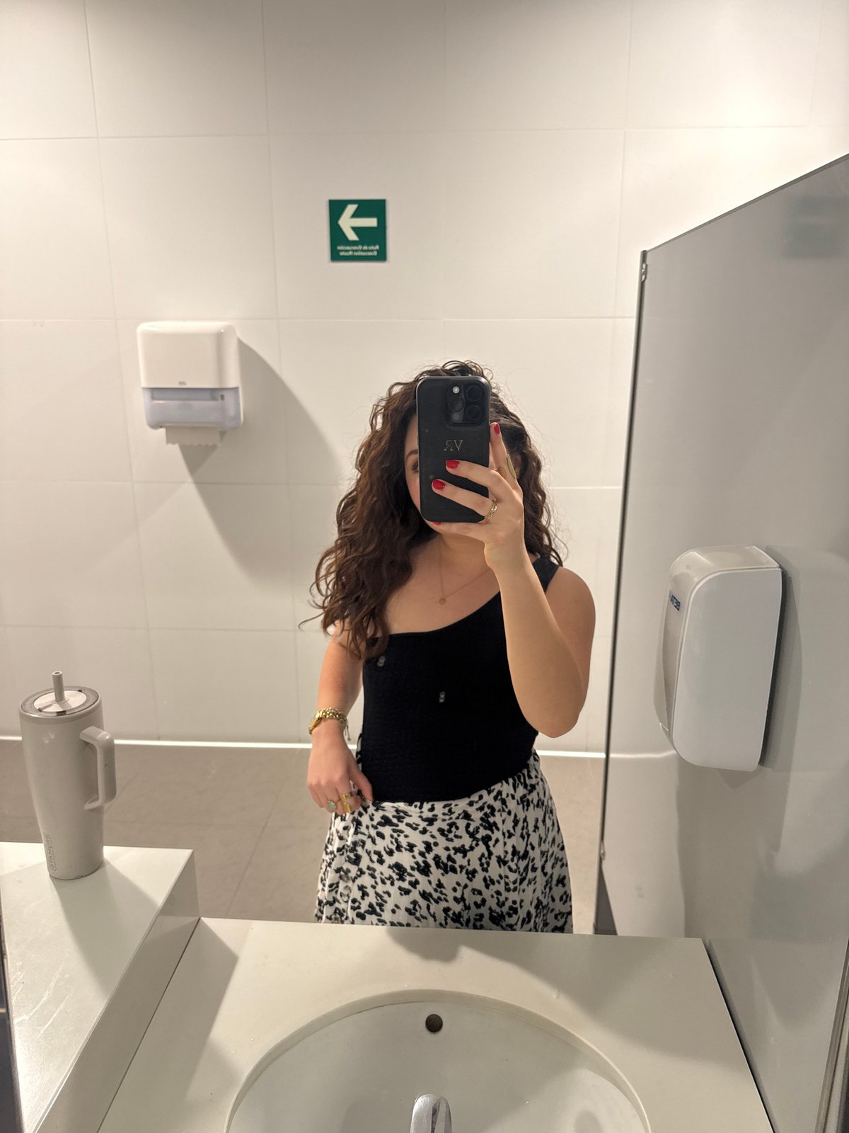 Woman documents evening activities across Mexico City locations