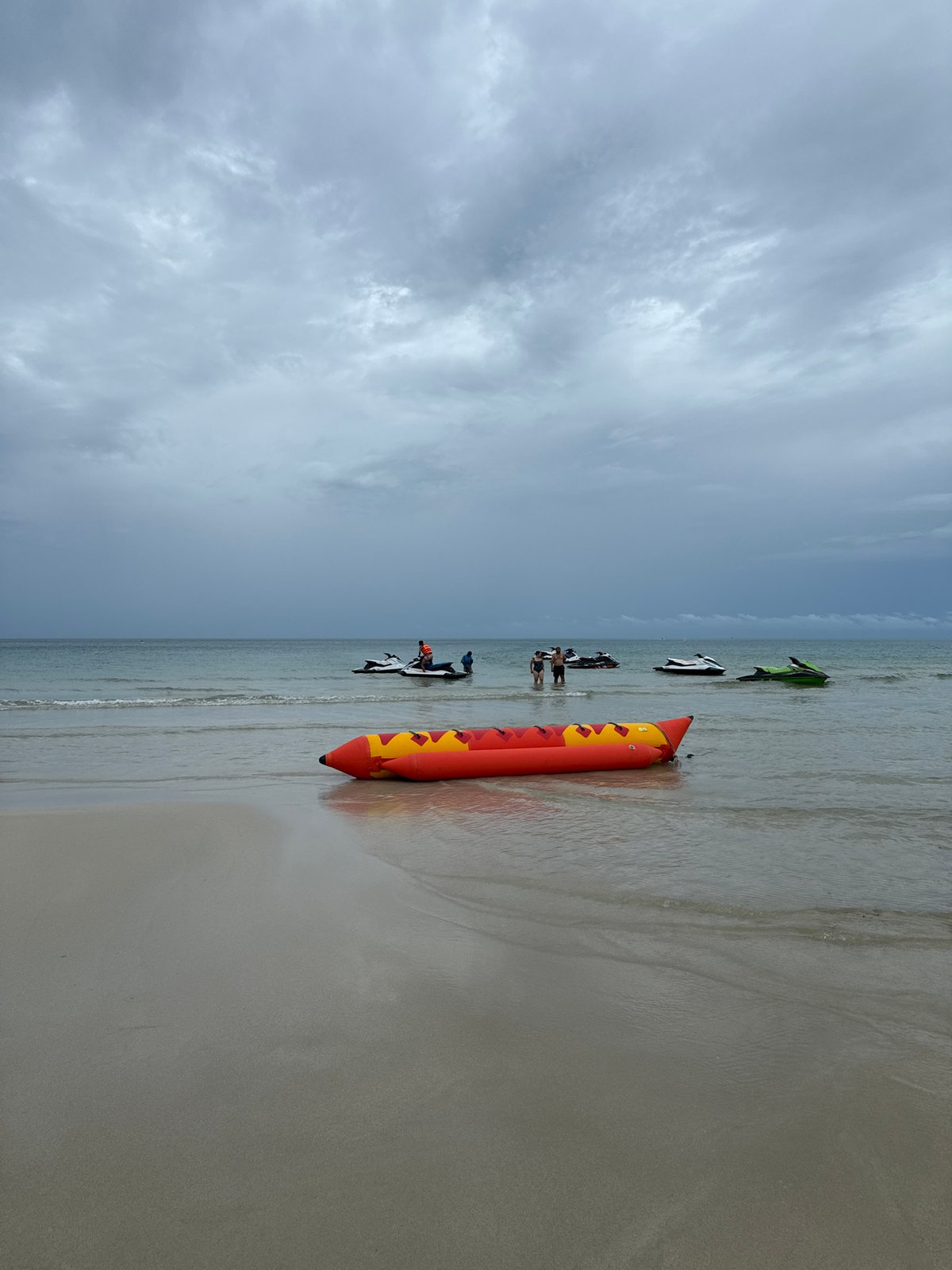 Ko Samui morning: beaches, a carousel, and street-level finds
