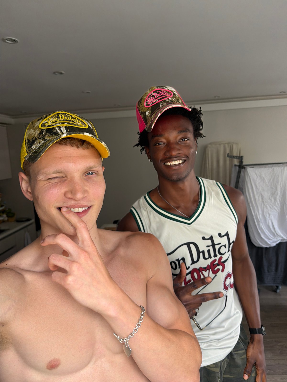 London residents enjoy casual morning moments, selfies and breakfast