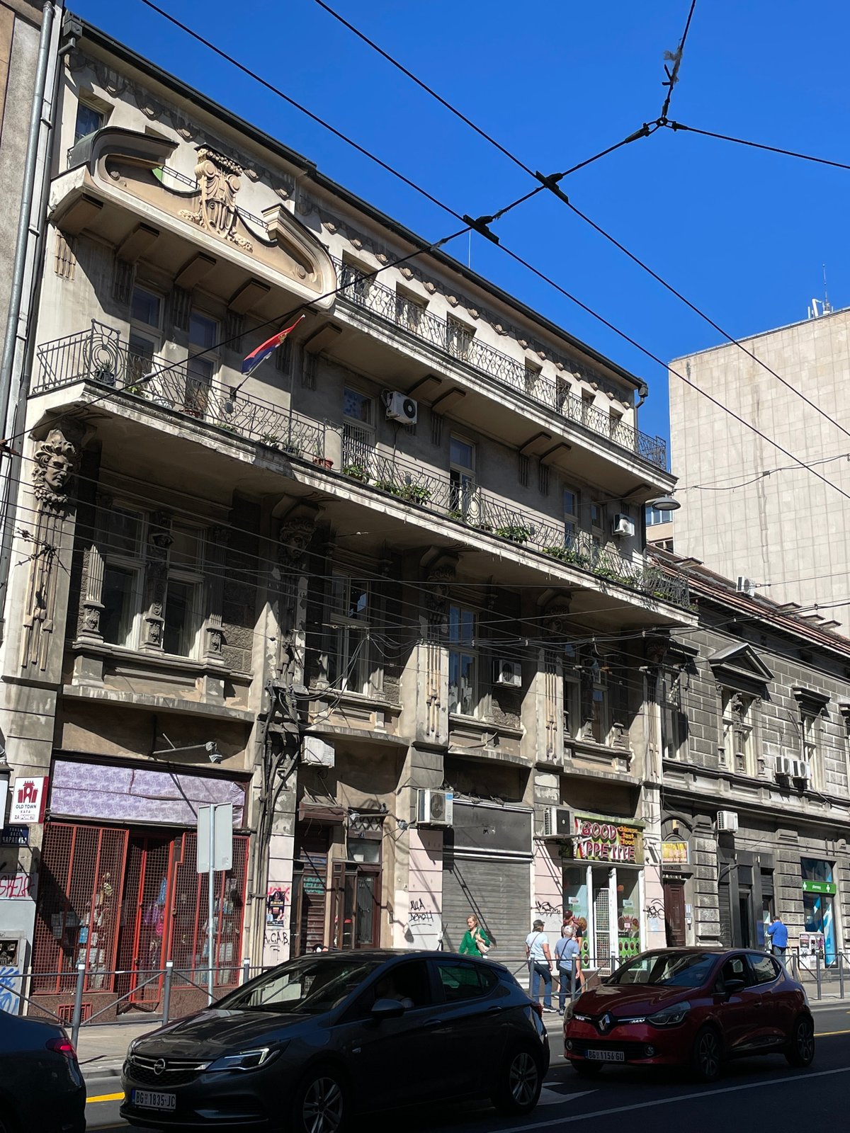 Morning traffic flows through Belgrade intersection