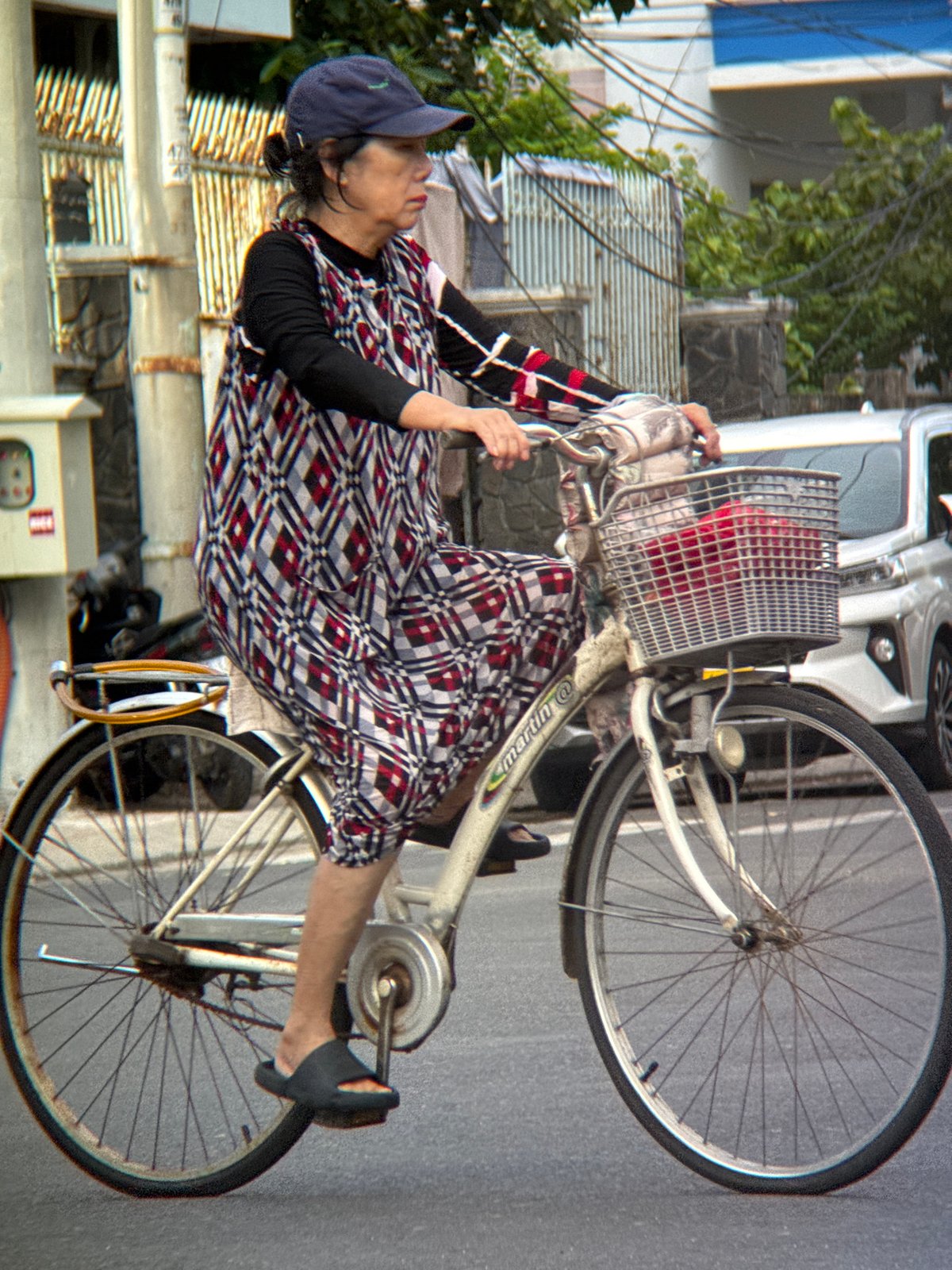 Morning activity around Nha Trang's streets and waterfront