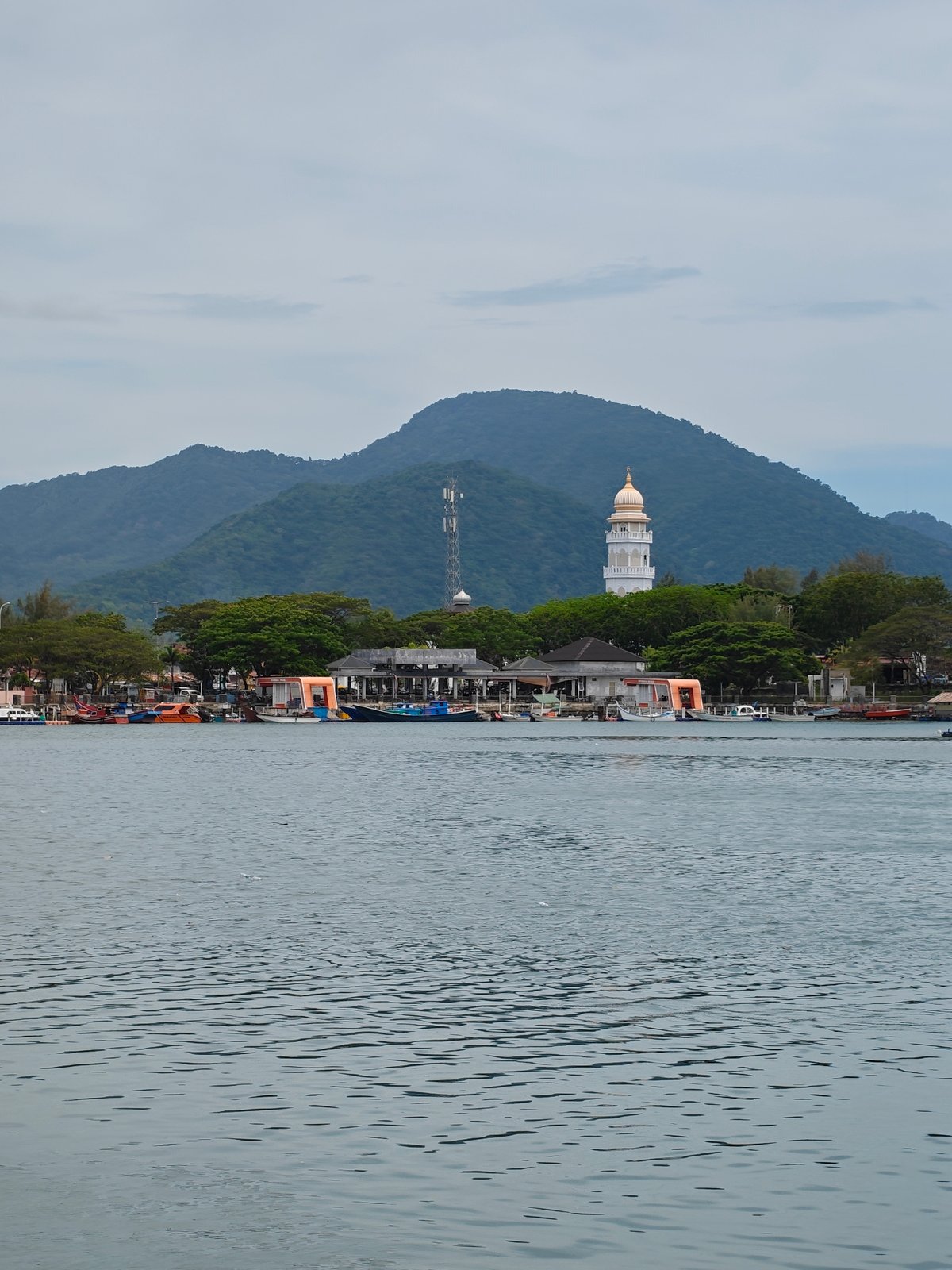 Morning scenes of daily life documented across Banda Aceh