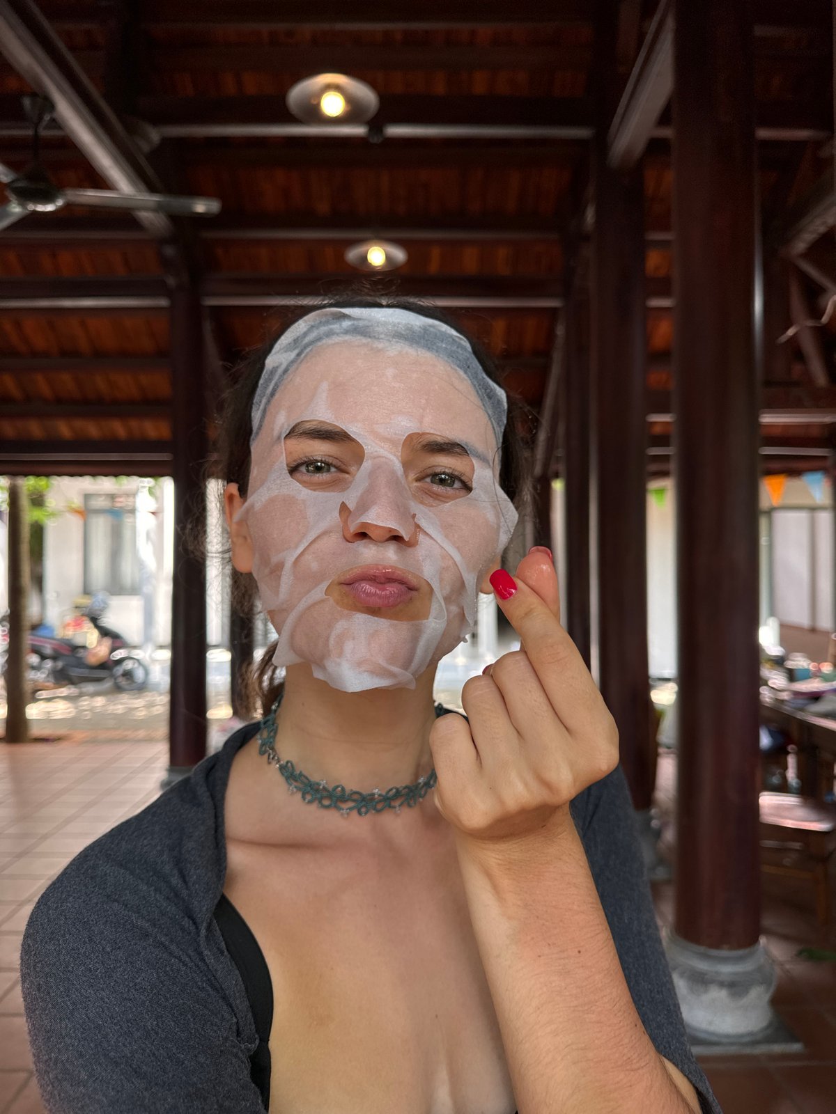 Face masks, shrimp bowls, and selfies on a Mũi Né morning