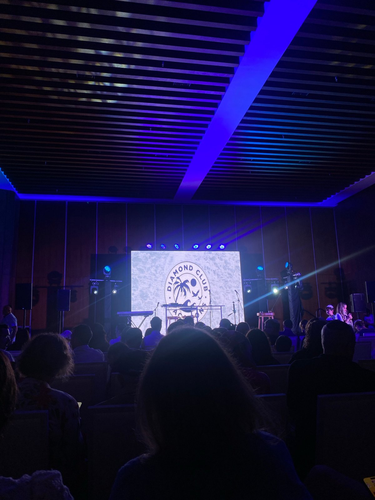 Late-night performance draws audience at Marina Maroma's Diamond Club