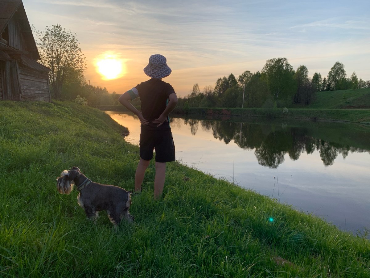 Quiet afternoon moments captured by water in Zasechnyi, Russia