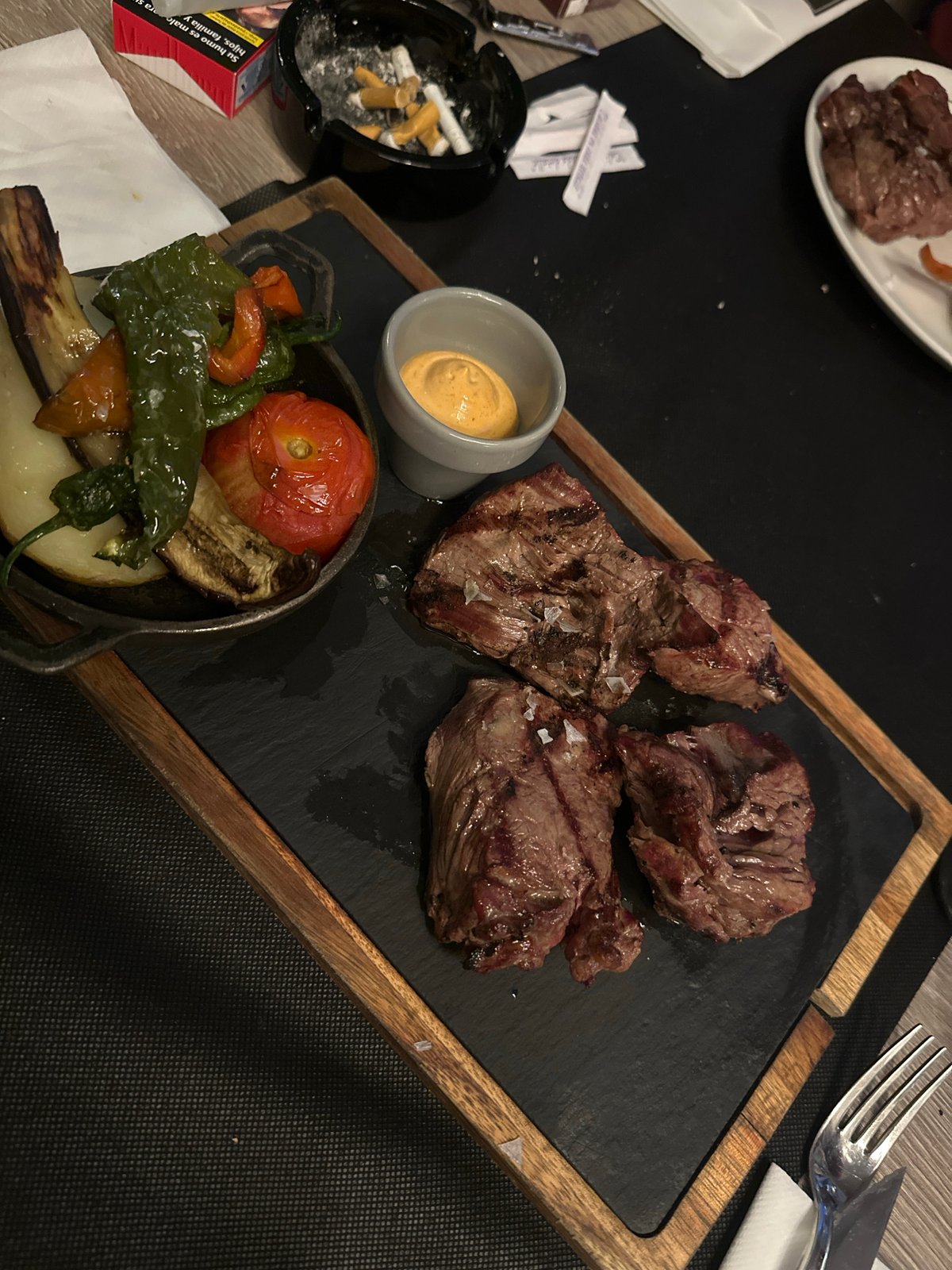 Restaurant dinner documented in Sant Feliu De Guíxols