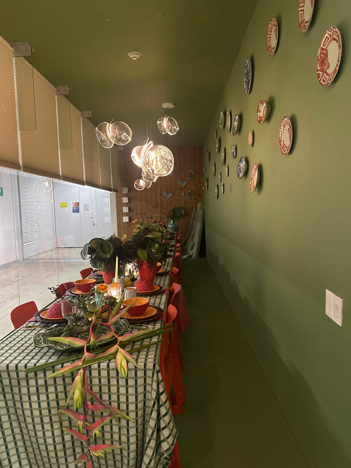 Mexico City dining venues documented during late-night hours