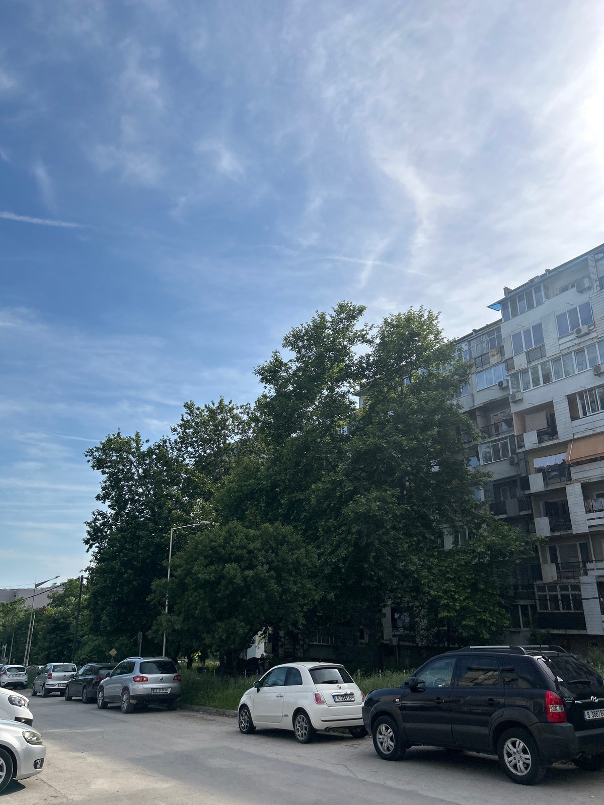 Walking tour documents sunny afternoon in Varna residential areas