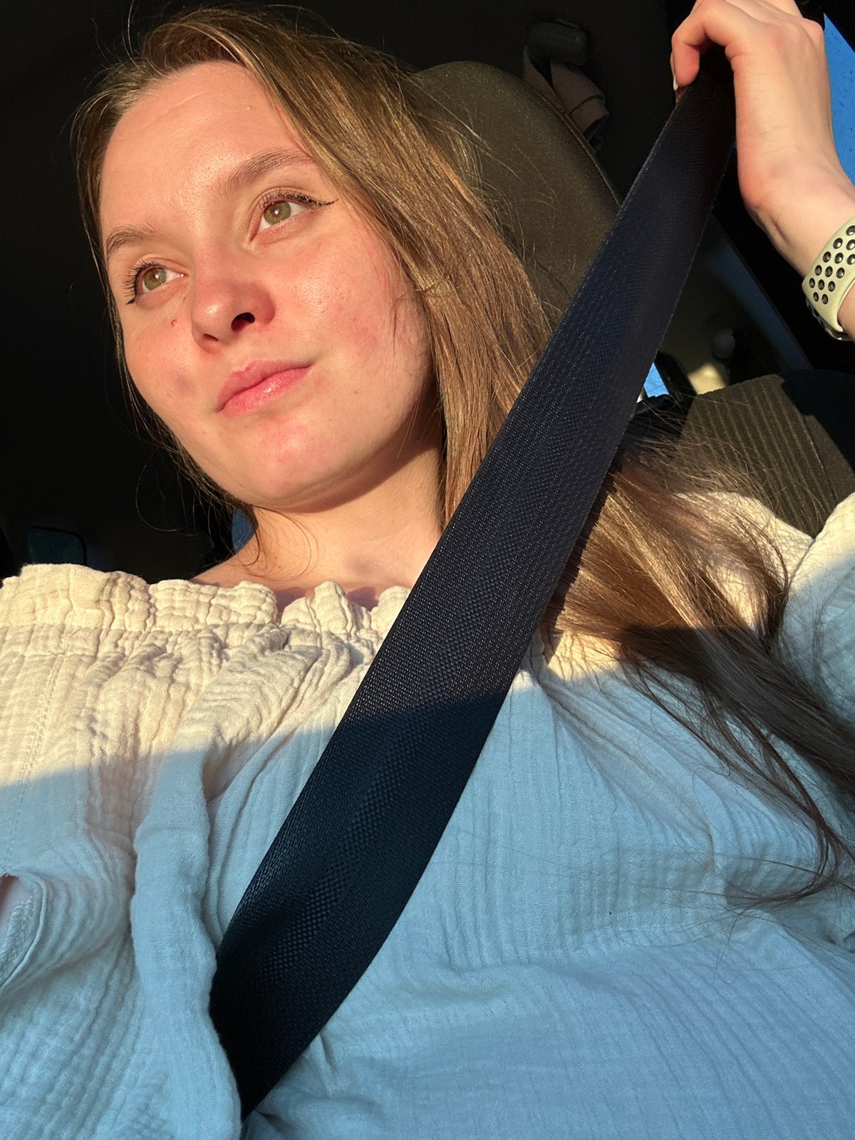 Evening drive through Chaikovsky, golden light and quiet roads