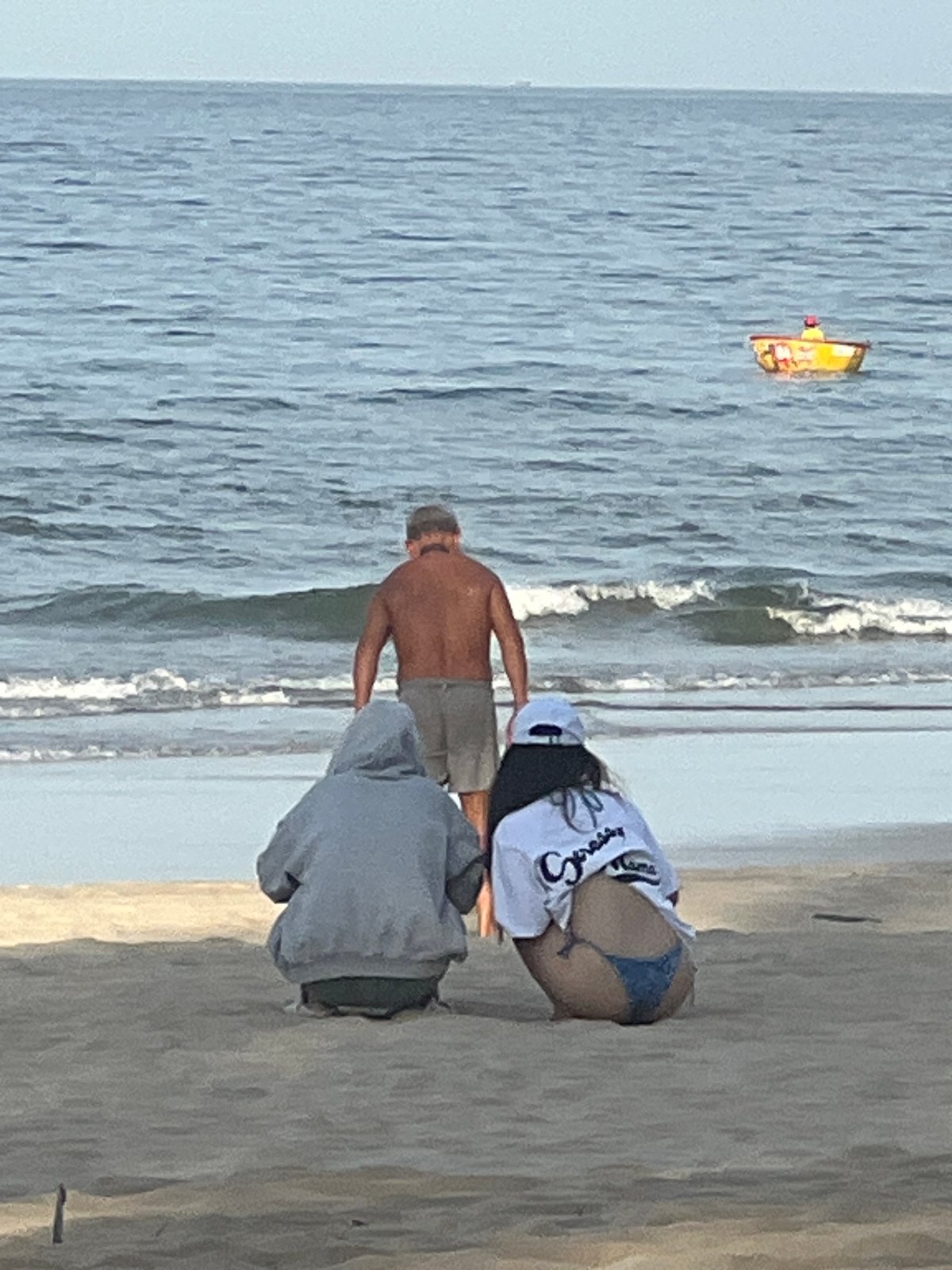 A busy morning on My Khe Beach, Đà Nẵng