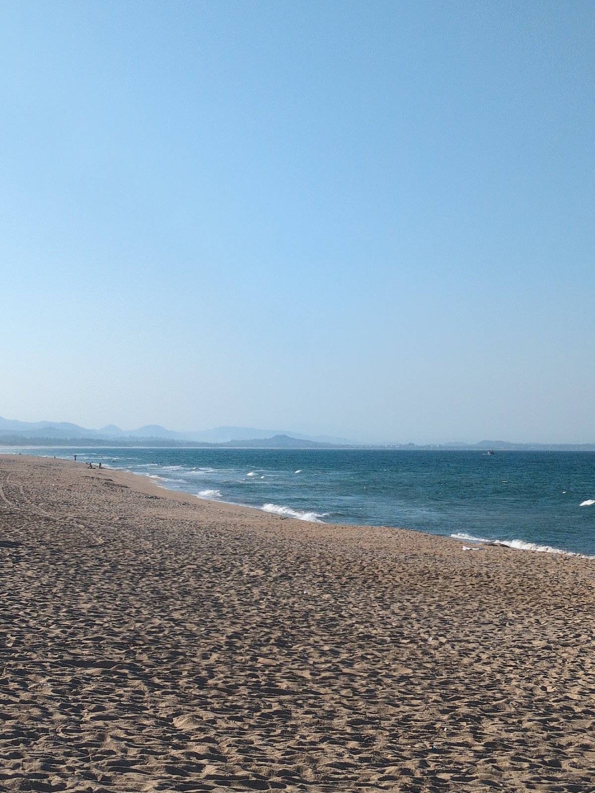 Tourist decorations and seaside attractions documented in Tuy Hòa