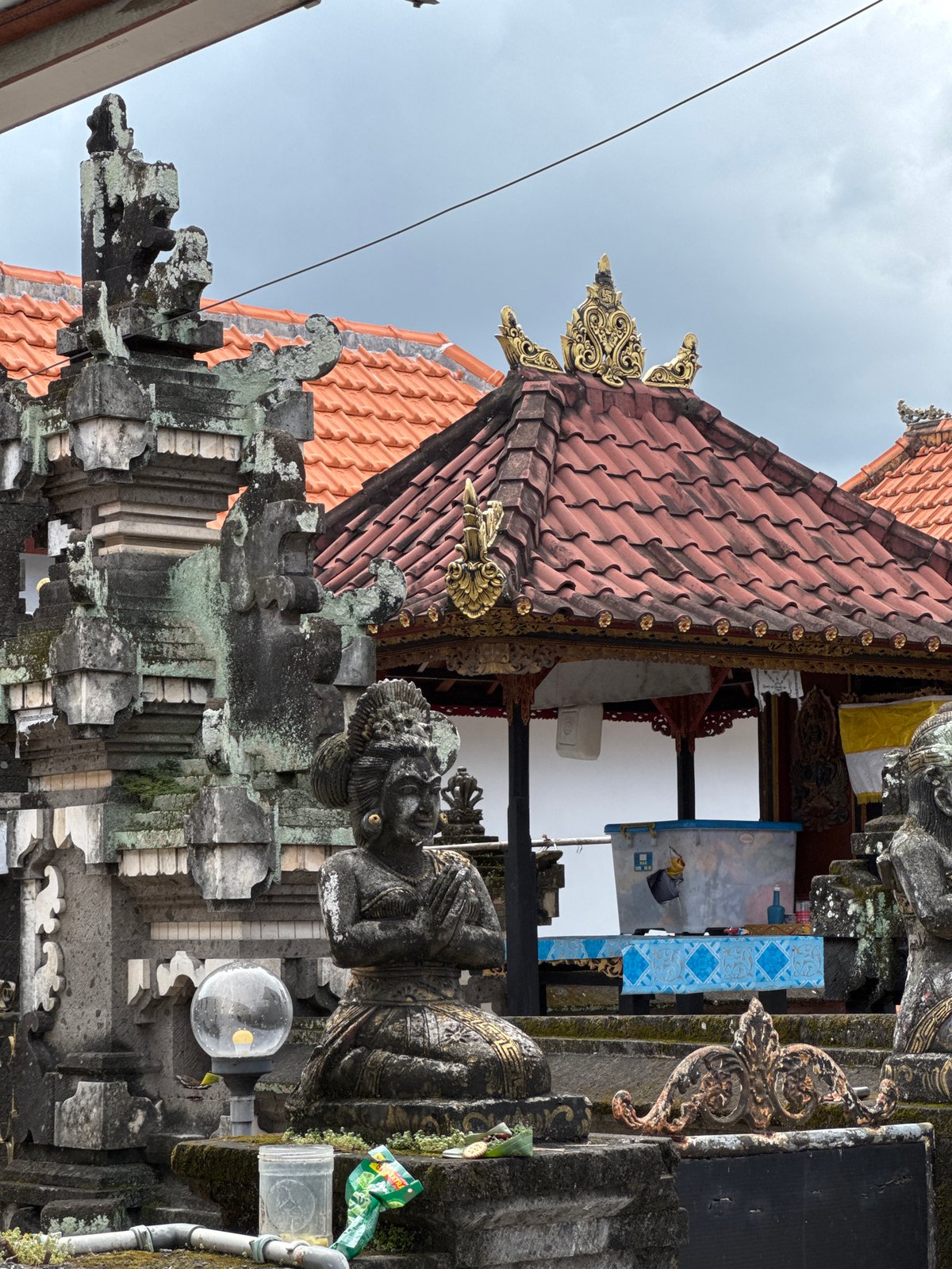 Morning scenes documented across North Kuta's temples and streets
