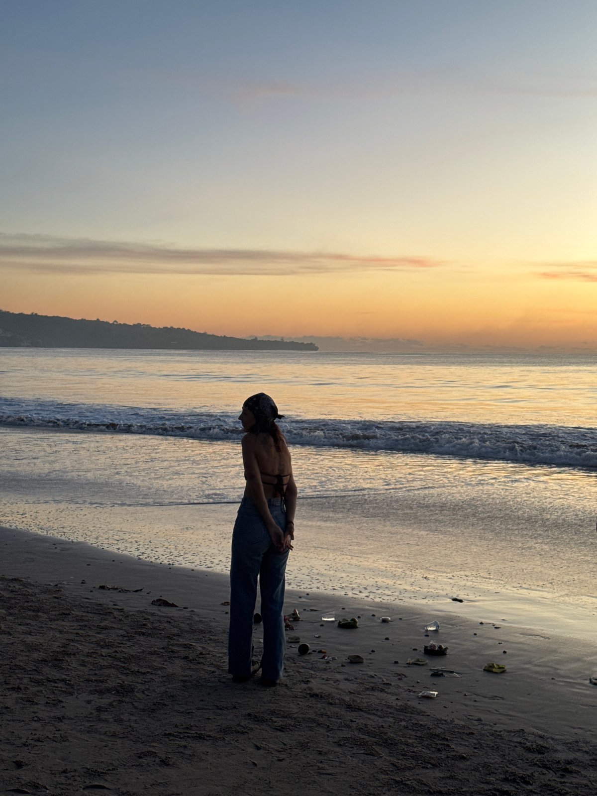 Sunset beach gathering and beached pufferfish documented in Kuta Selatan