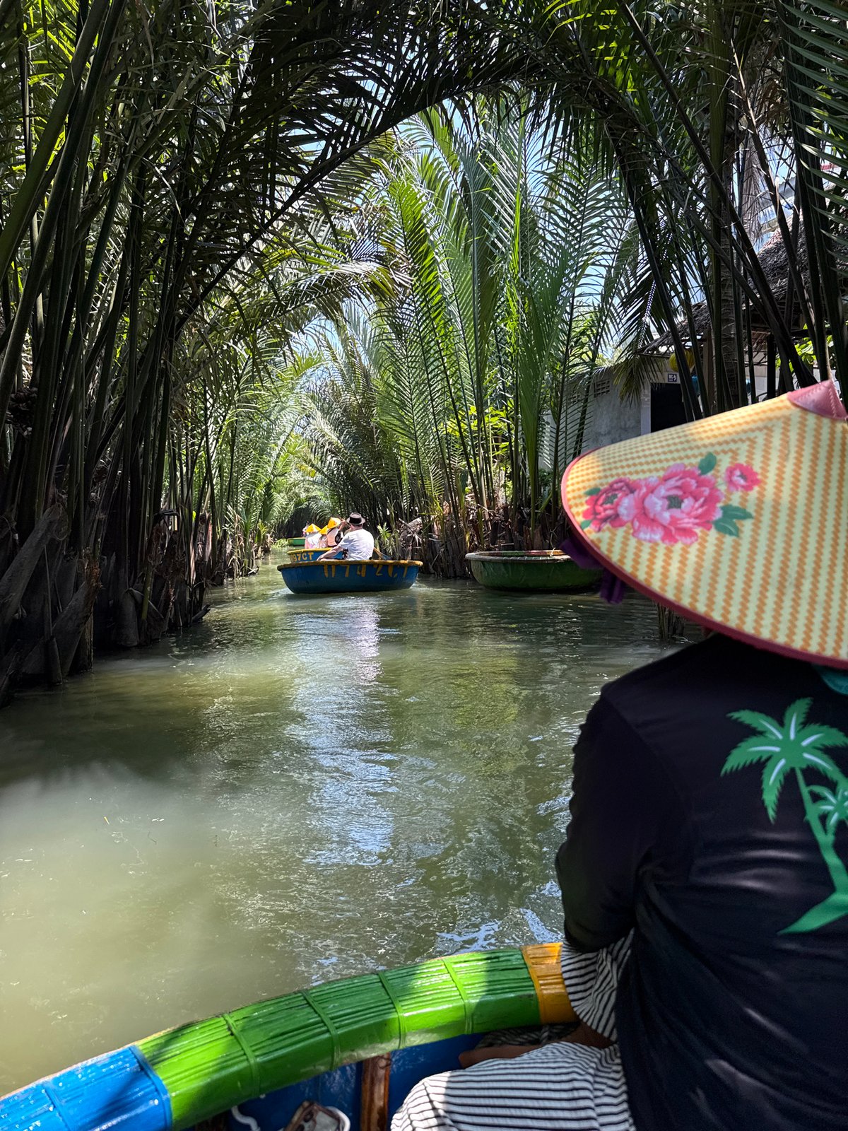 Traditional Vietnamese canal scene captured in Đà Nẵng