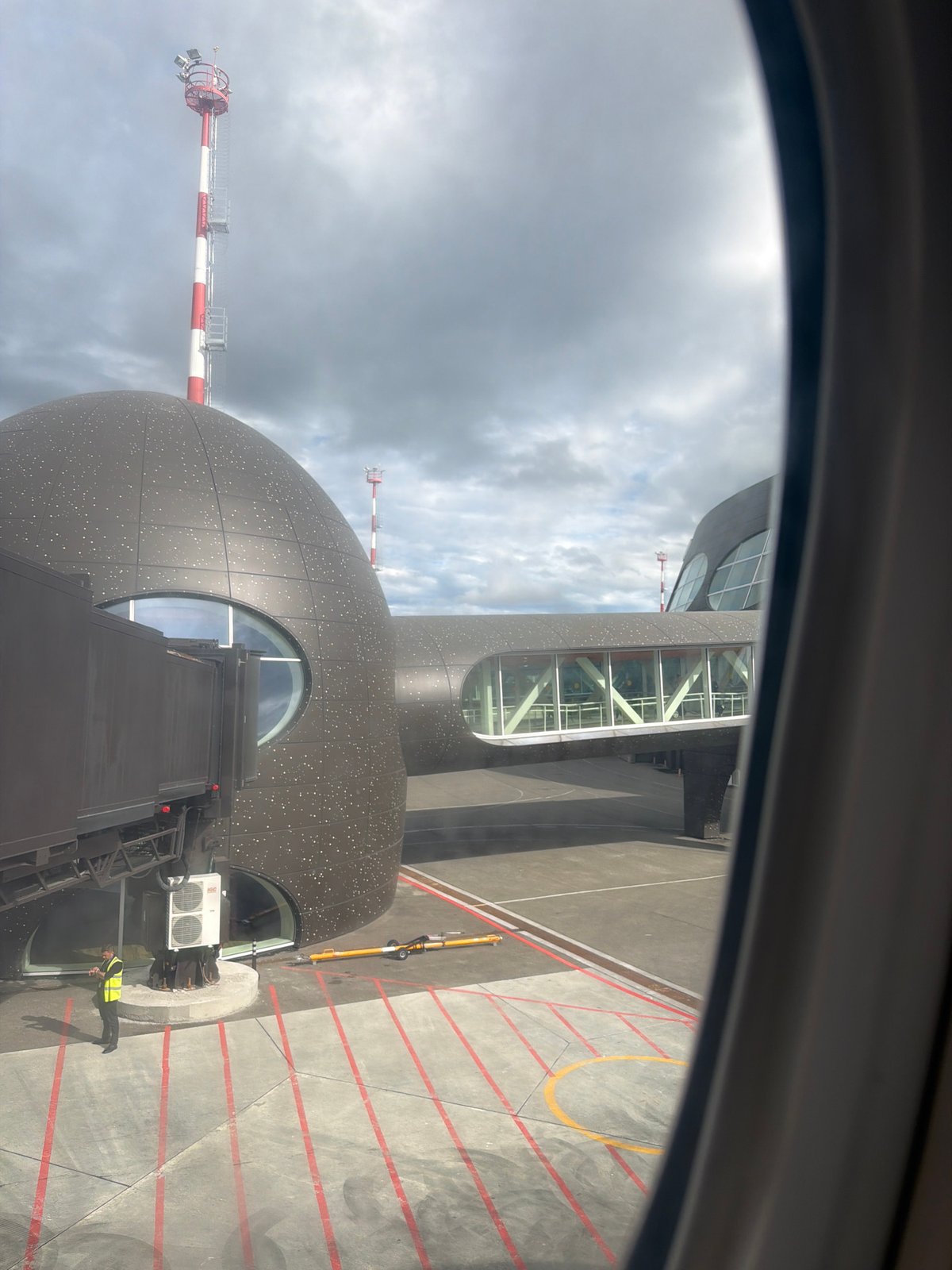 Kamchatka stopover: volcanoes, tarmac views, and Aeroflot cabin life