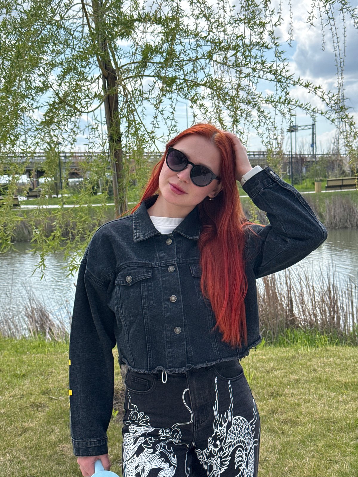 Spring portraits and blossoms captured along Rostov-on-Don waterfront