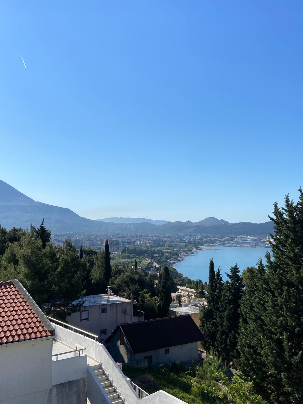 Aircraft contrail observed over Šušanj Montenegro mountains