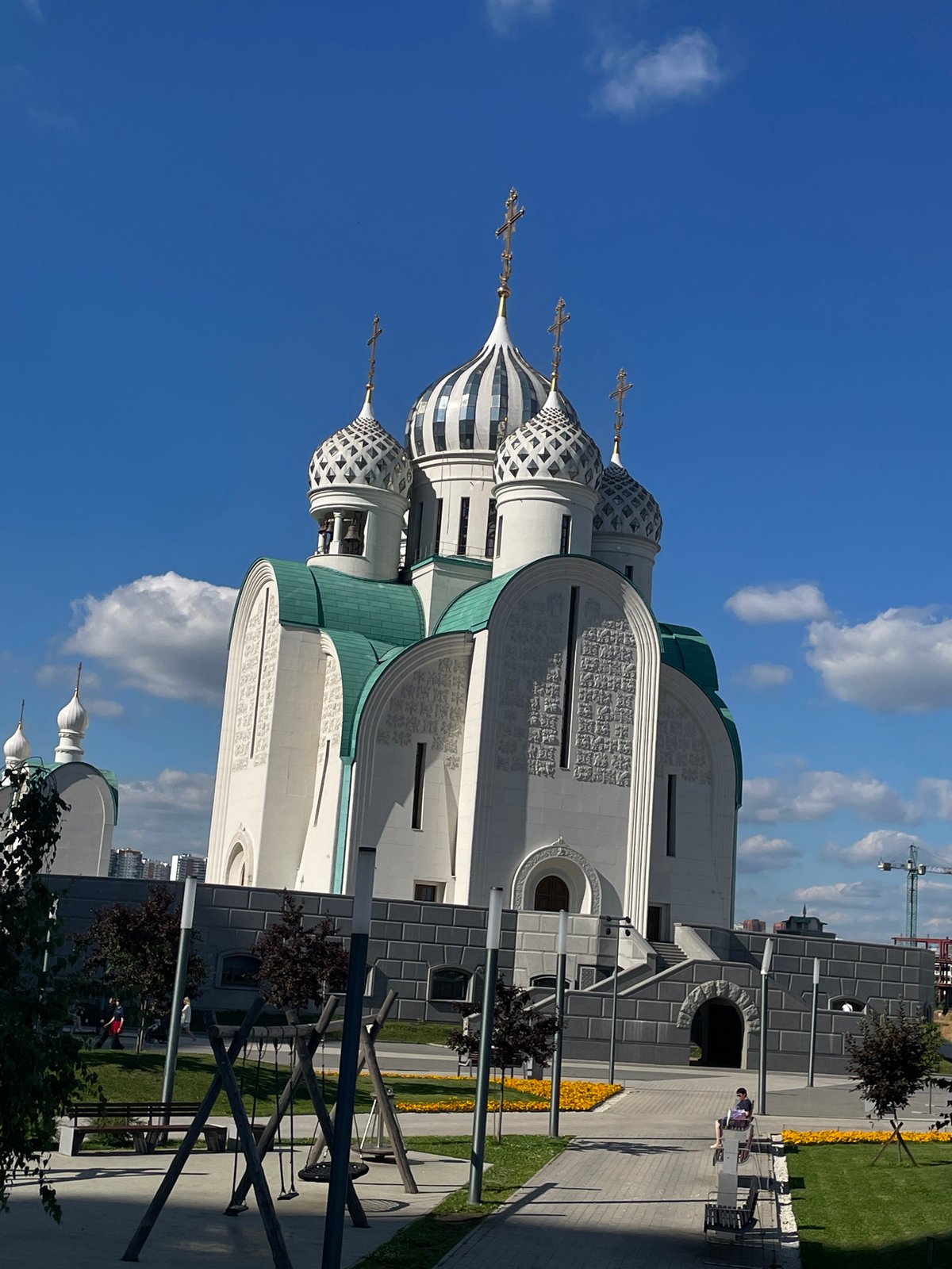 Summer afternoon in Khimki: church, grilling, and outdoor fitness