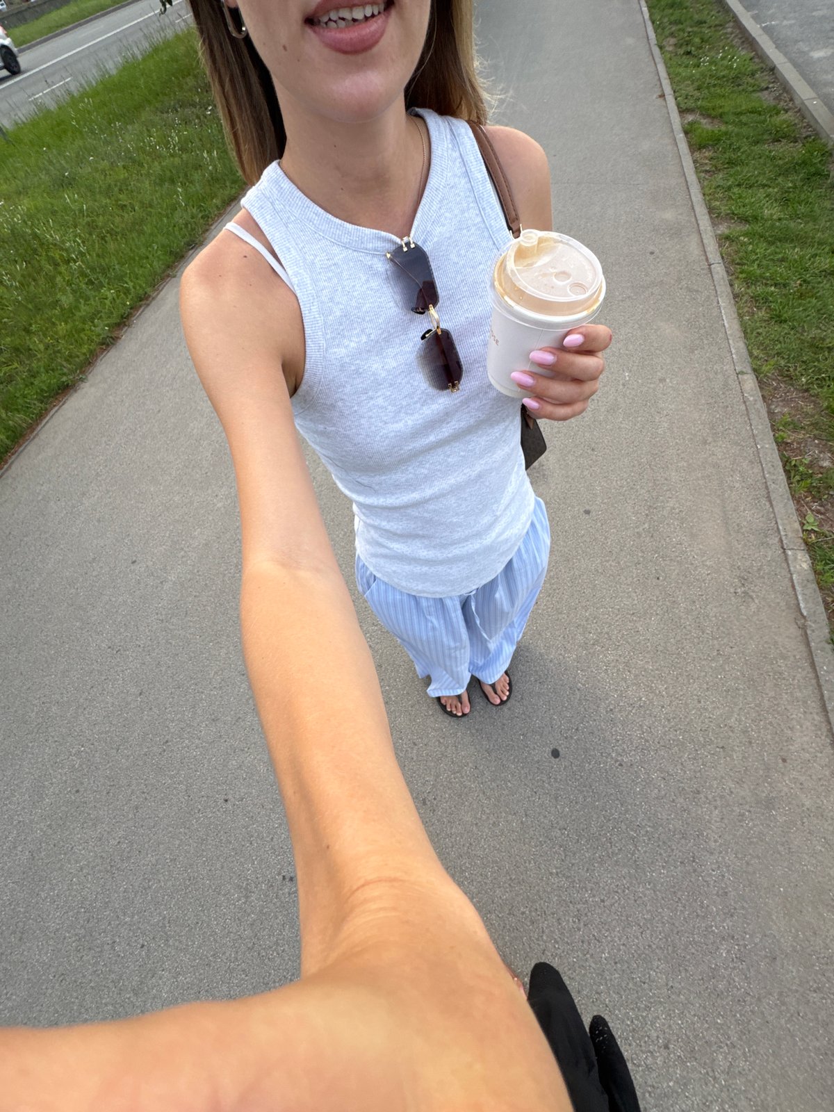 Afternoon coffee run with café stops and park hangs