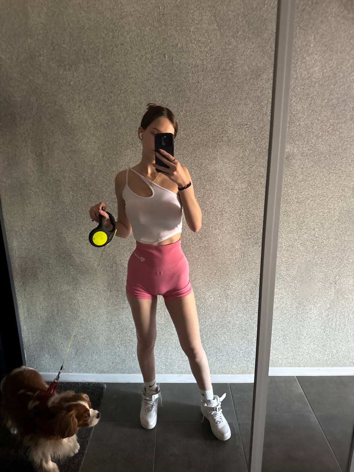 Casual afternoon at home in Sofia — selfies, outfits, and downtime