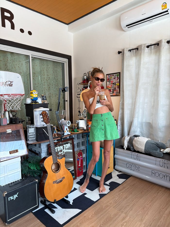 Coffee shop scene captured in Choeng Thale, Thailand