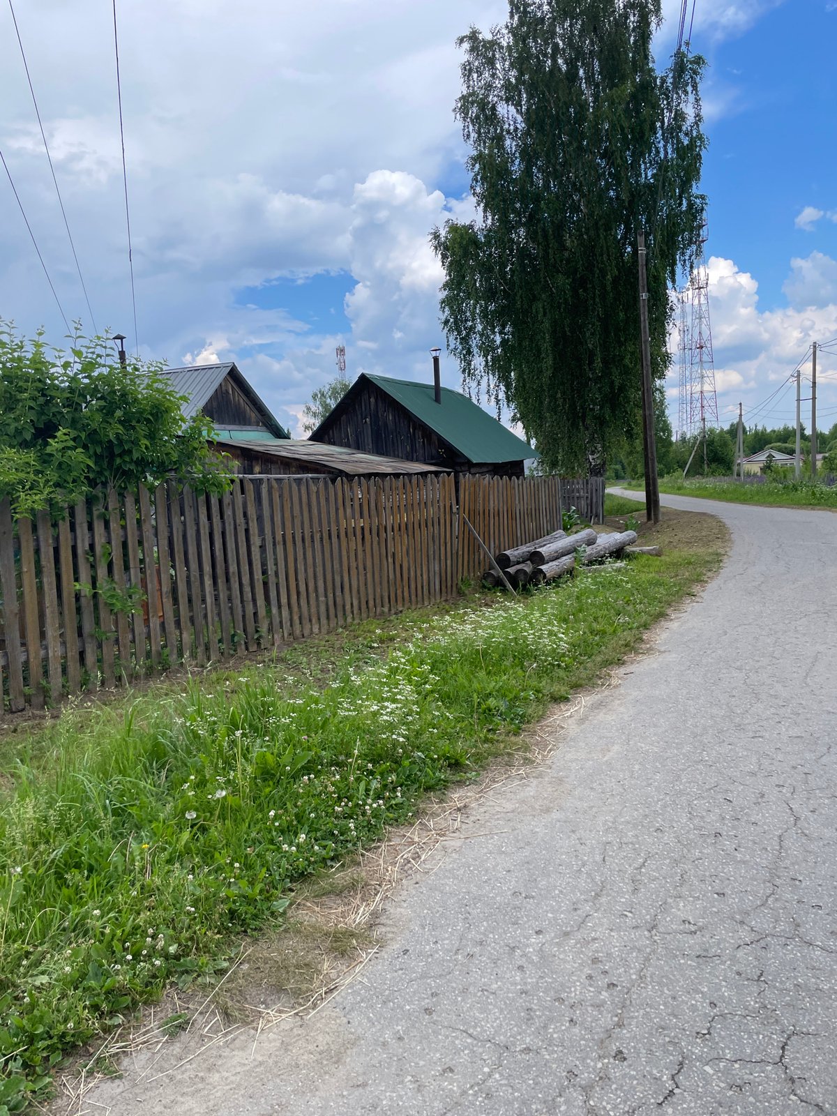 Village walk through rural Пруды, Russia