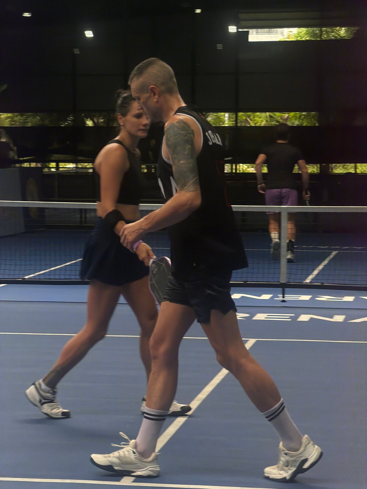 Evening pickleball match draws players, spectators in Vietnam