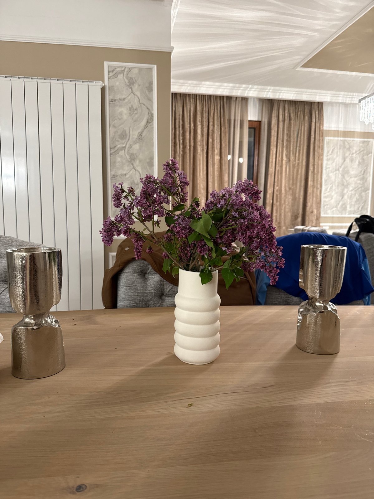 Spring home decorating scenes captured in Sofia residences