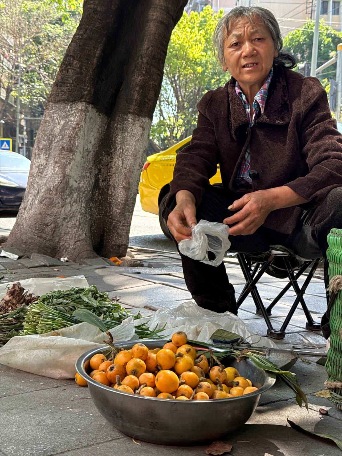 Morning street life scenes documented in Beibei, China