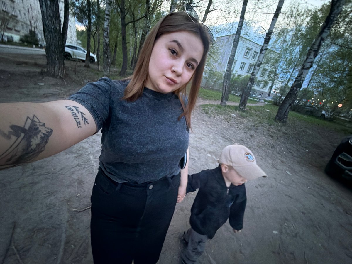 Spring afternoon moments captured across Chaikovsky, Russia