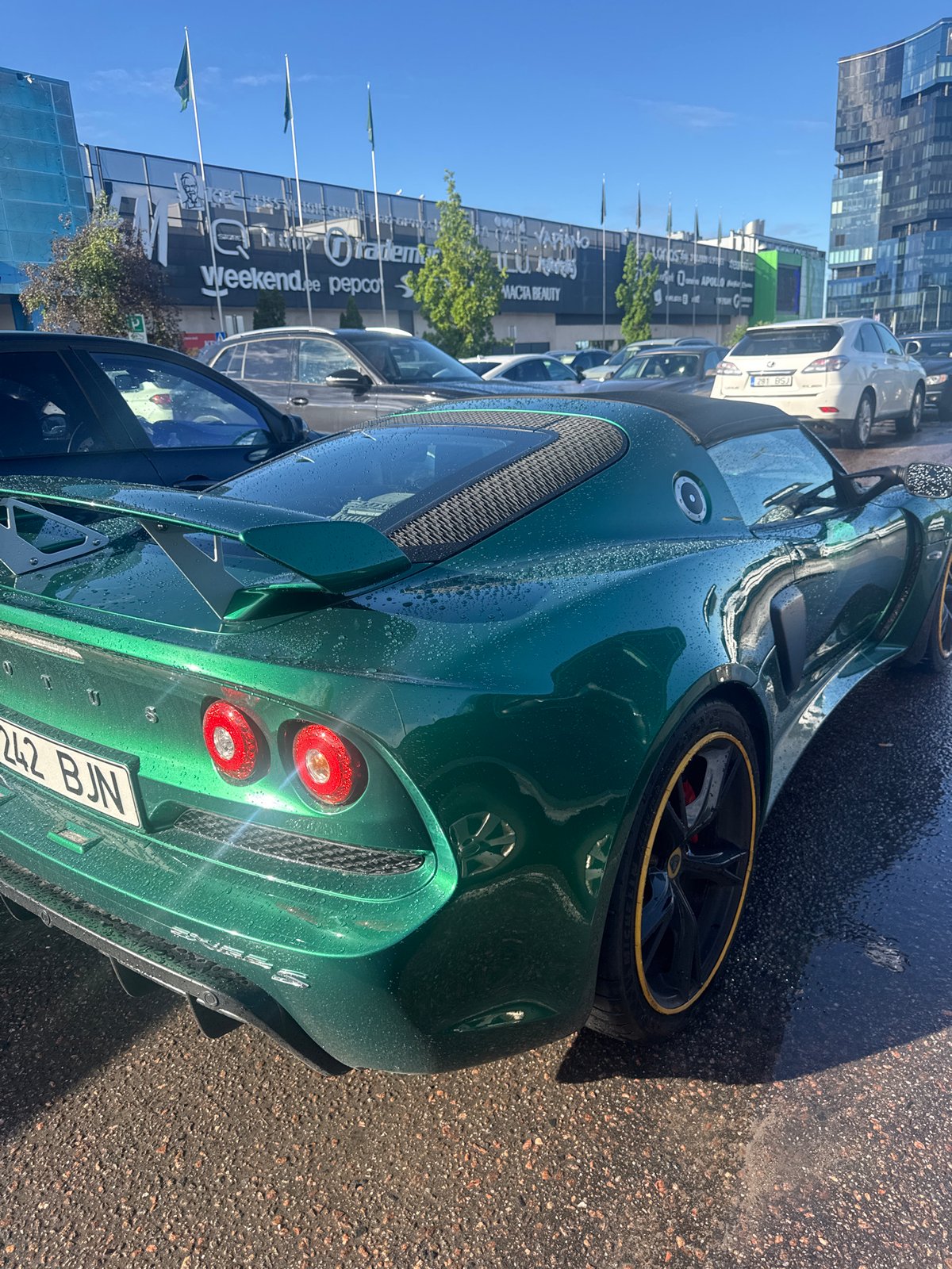 Green Lotus spotted around Tallinn shopping areas on cloudy day