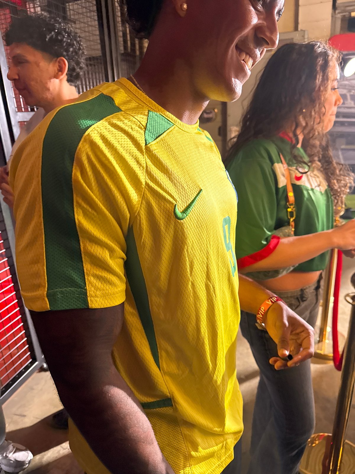 Late-night sports merchandise event draws crowds in Los Angeles