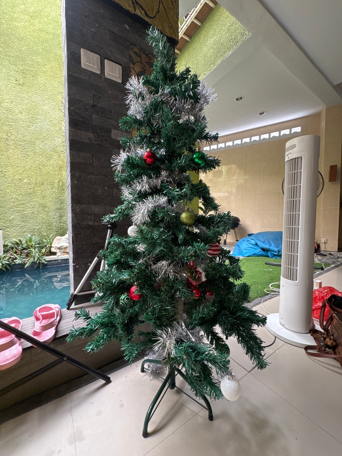 Holiday decorations and pool scenes documented in Kuta Selatan