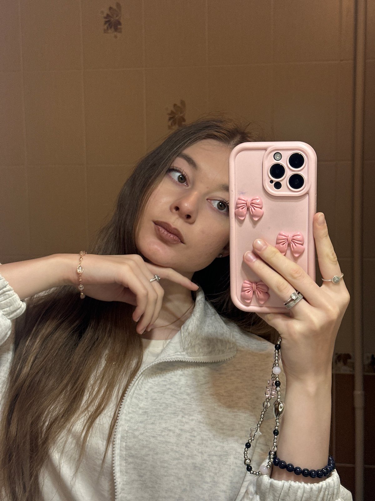 Woman takes series of bathroom selfies in Kazan
