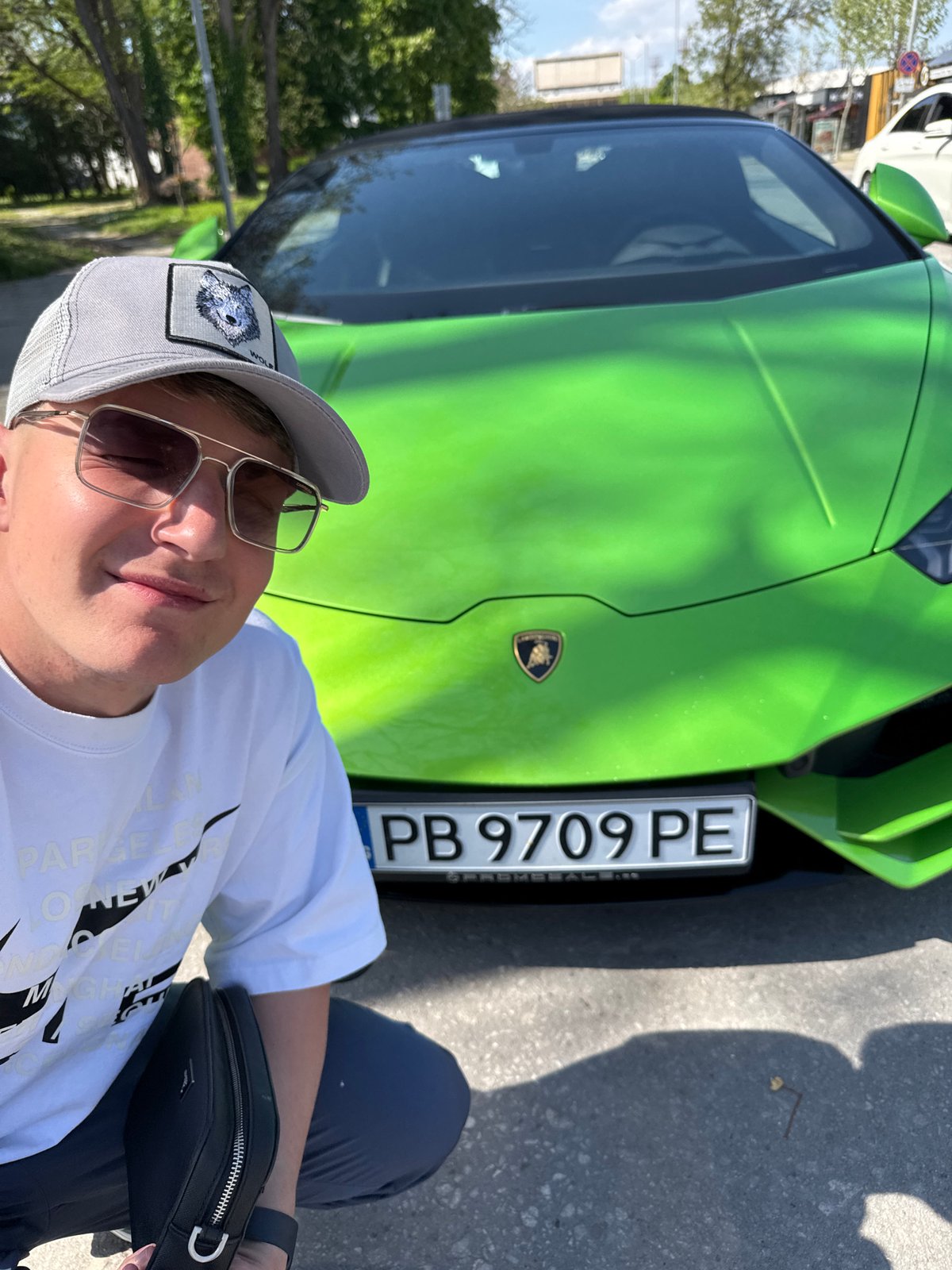 Green Lamborghini draws attention on Plovdiv street