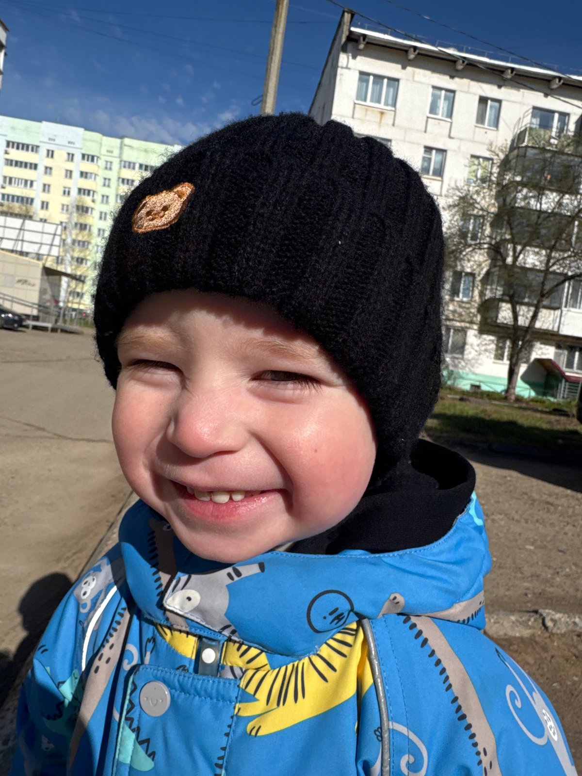 Family photo session captured in Chaikovsky Russia early morning