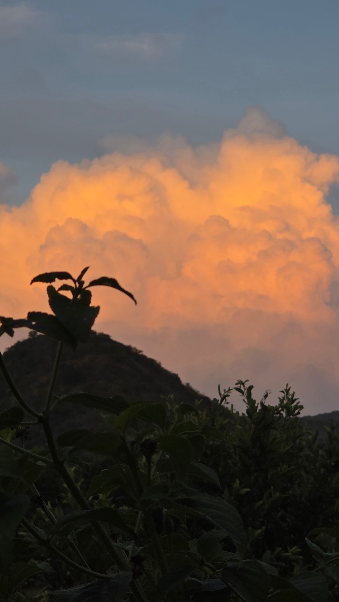 Orange cloud formation spotted over Nha Trang, Vietnam