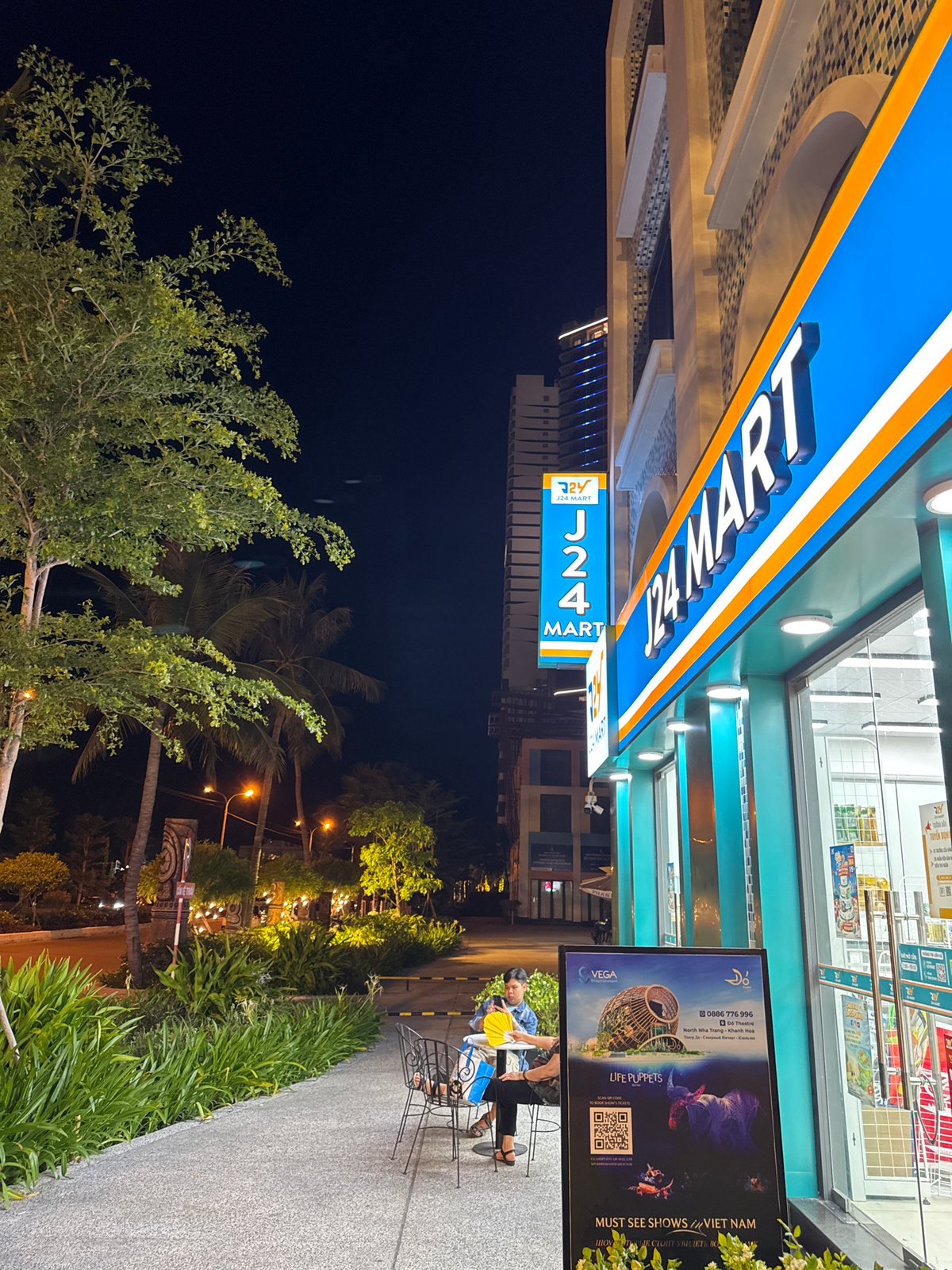 Nighttime street observations documented in Bac Nha Trang Ward