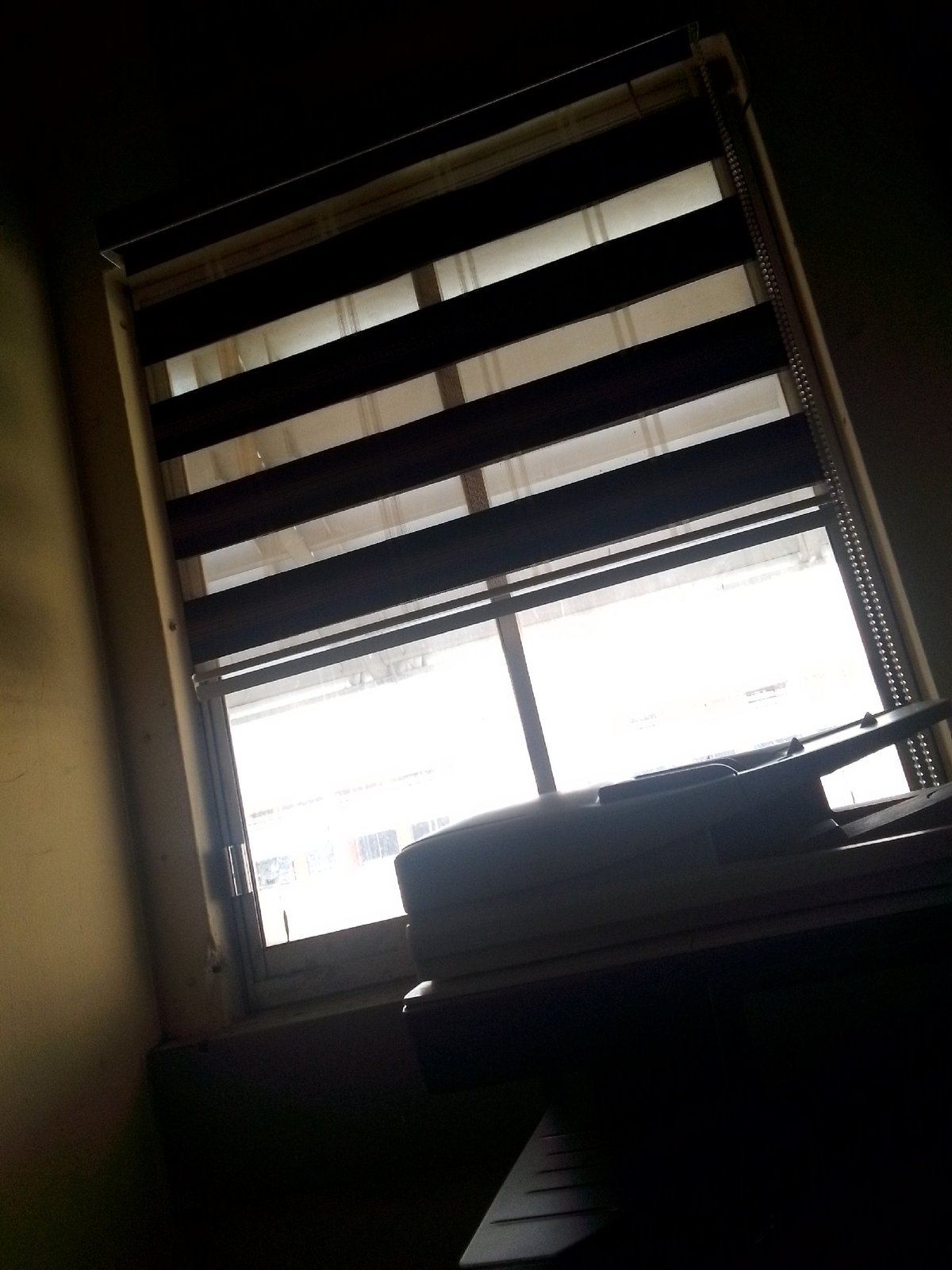 Office worker's afternoon routine documented in Abuja