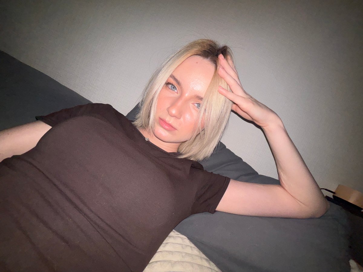 Casual indoor moments captured in Vsevolozhsk residence