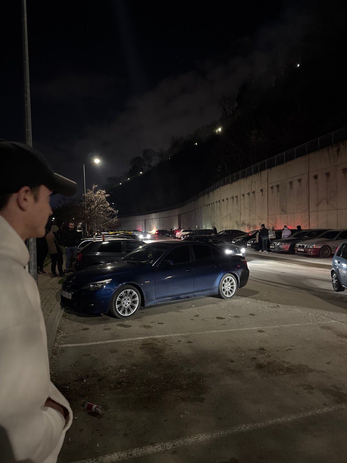 Evening gathering under bridge in Varna draws small crowd