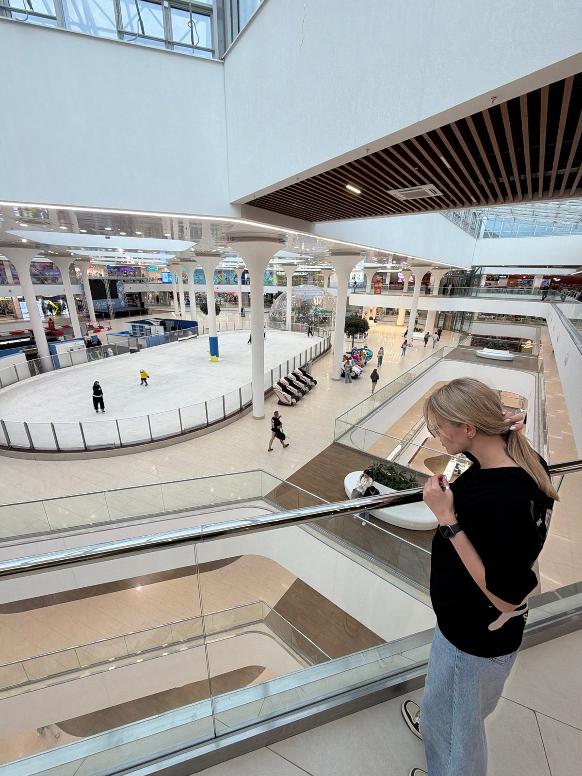 Afternoon at a Nizhny Novgorod mall with ice rink and butterflies