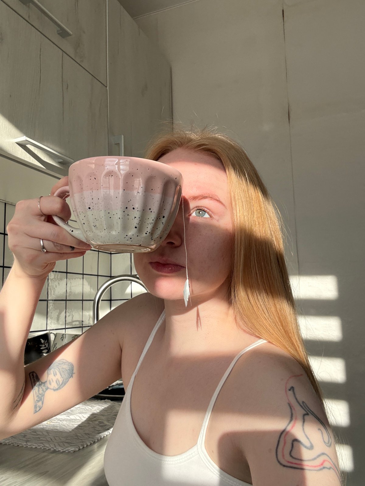 Morning life documented across Chaikovsky, Russia households
