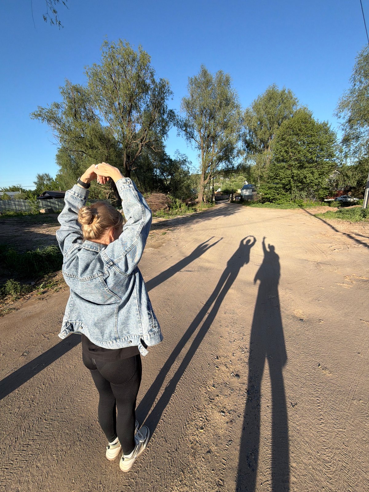 Casual outdoor moments documented around Chaikovsky, Russia