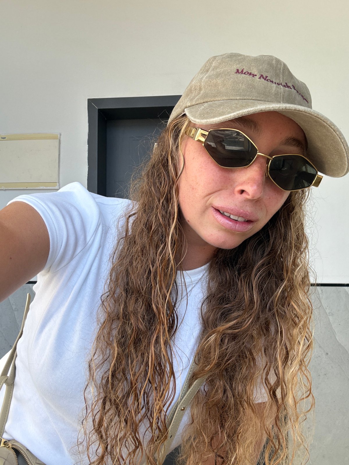 Midday café hangout in Tel Aviv